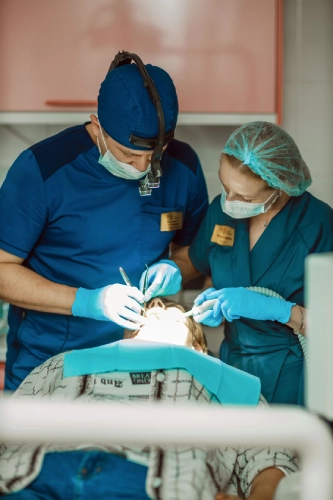 Как отличить рецессию от клиновидного дефекта